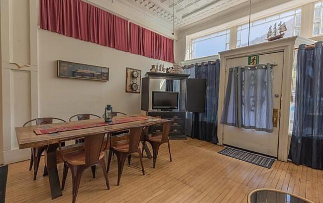 Two-Bedroom Suite,1758391327:JPEG